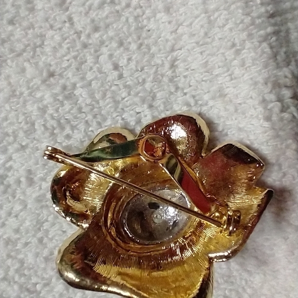 Two tone flower brooch approx. 1.75 inch - Picture 4 of 4
